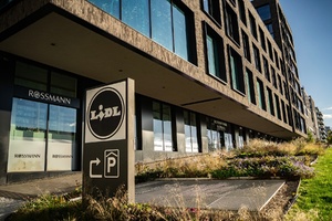 obchodní pasáž Churchill - supermarket Lidl