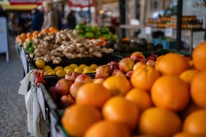 farmářské trhy na náměstí Jiřího z Poděbrad