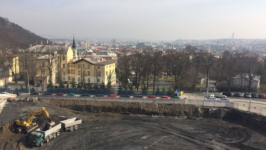 DLOUHOLETÉ ZKUŠENOSTI A FÉROVÉ JEDNÁNÍ